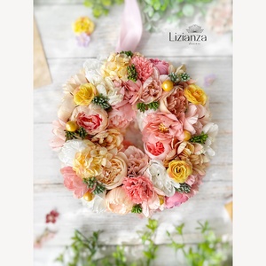 Coronita vesela cu flori – „ Fabiana”, Casa & Stil de viata, Accesorii pentru decorat casa, Decoratiuni de geam si decoratiuni de usa , Ornamente de usa , Aranjament de flori, Florile in nuante de piersica, roz, alb si galben solar creeaza un efect delicat, dar plin de vesel..., ARTYNOS