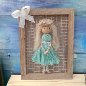 papusa macramé cu imagine 3d, , , Fetita in rochie turcoaz cu par blond, palarie si rama foto. Alegerea ideala pentru biroul, masuta ..., ARTYNOS