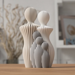 Statuie 3D a unei familii cu un copil - 3D család szobor egy gyerekkel - casă & stil de viață - accesorii pentru decorat casa - decorațiuni de masă și decorațiuni pentru rafturi  - decorațiuni de masă - Artynos.ro