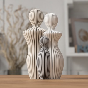 Statuie 3D a unei familii cu un copil - 3D család szobor egy gyerekkel - Artynos.ro