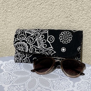 Husa de ochelari din panza cu model , Genti si portofele, Portofele, huse, suporturi, Suport de ochelari, Cusatura, ARTYNOS