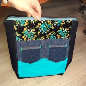 Vestă de voiaj din denim turcoaz cu ornamente -  - Artynos.ro