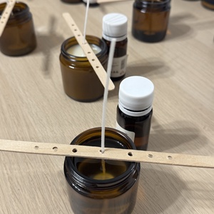 Lumanare non-toxica din ceara de soia cu esenta naturala 100% - casă & stil de viață - lumânări, parfumuri, arome - lumânări artizanale - Artynos.ro