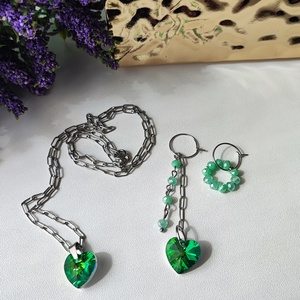 Set verde  cu 3 piese - colier cristale, lanț și cercei - Heart of Green - bijuterii - seturi de bijuterii - Artynos.ro