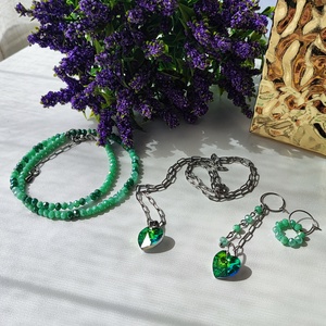Set verde  cu 3 piese - colier cristale, lanț și cercei - Heart of Green - bijuterii - seturi de bijuterii - Artynos.ro