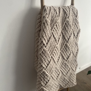Nest Blanket , Casa & Stil de viata, Textile de casa, Paturi, Impletitura, Aceasta patura este tricotata manual cu tehnica tricotatului cu degetele, din fire groase si moi, s..., ARTYNOS