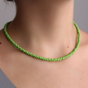 Choker finut verde crud - Artynos.ro