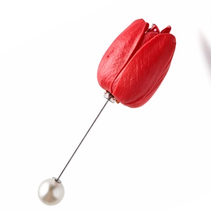 Brosa Handmade Lalea cu Perla � Pin de Rever Feminin LOVELY 4 U - Artynos.ro