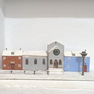 Casute din lemn cu biserica, Arte vizuale si accesorii , Sculptura, Statuie lemn, Prelucrarea lemnului, Pictura, ARTYNOS