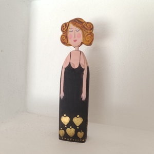 Doamn cu inima de aur, Arte vizuale si accesorii , Sculptura, Statuie lemn, Prelucrarea lemnului, Figurina decorativa unicat, realizata din lemn si pictata integral manual. Personaj feminin stiliza..., ARTYNOS