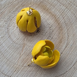 Cercei Floare Galbena - bijuterii - cercei - cercei din rășină - Artynos.ro