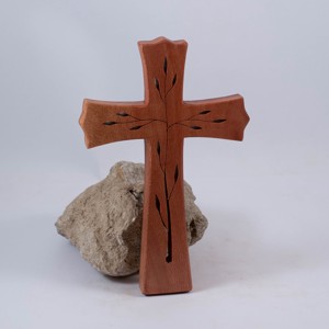 Cruce din lemn modelată, cruce de perete -  - Artynos.ro