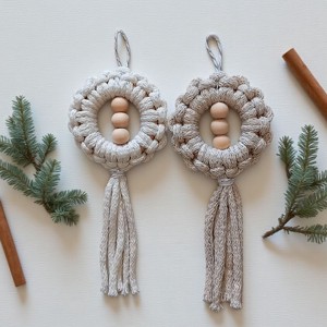 Macrame pandantiv ornament pereche - bej strălucitor, ecru -  - Artynos.ro Macrame pandantiv ornament pereche - bej strălucitor, ecru -  - Artynos.ro
