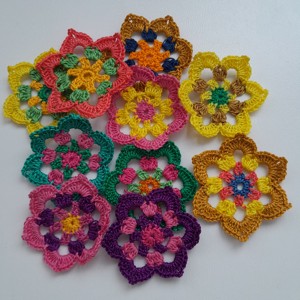 Pachet flori croșetate - 10 bucăți / pachet -  - Artynos.ro