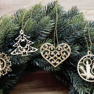 Set 4 ornamente pentru pomul de Crăciun (4 ornamente din lemn natural) - Artynos.ro