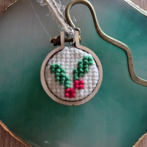 Semn de carte metalic holly - cărți și creații cu tematică muzicală, cadouri - semn de carte - Artynos.ro