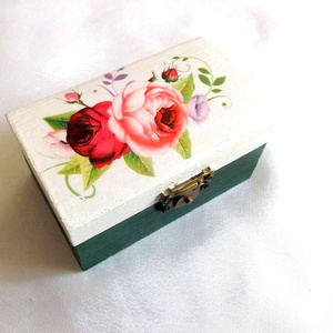 cutie lemn decorata 43635, Casă & Stil de viață, Materiale de depozitare și sortare, Cutie depozitare, Decoupage, transfer și tehnici șervețel, ARTYNOS