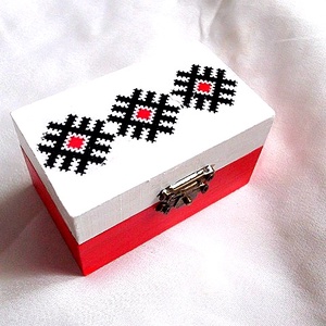  cutie cu motiv traditional 33786 - Artynos.ro