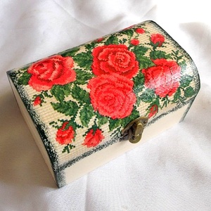 cutie cu motiv traditional 33219 - Artynos.ro