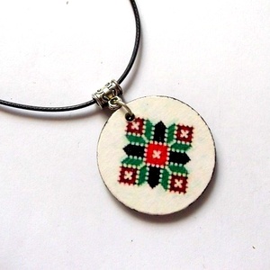 colier lemn cu motiv traditional  47053 - Artynos.ro