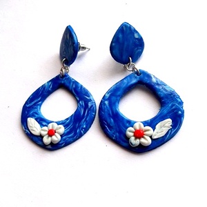 cercei fimo albastru ,alb si rosu 48009 - Artynos.ro