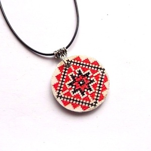 colier lemn motiv traditional 48036, Bijuterii, Coliere, Coliere cu pandantive, Decoupage, transfer și tehnici șervețel, Confecționarea bijuteriilor, ARTYNOS