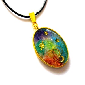 colier cu rasina multicolor 52364 - Artynos.ro