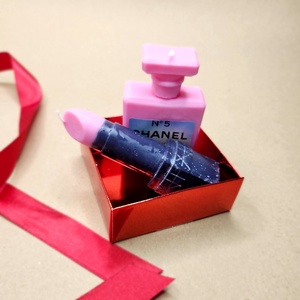 Set lumânări Ruj și Parfum - casă & stil de viață - lumânări, parfumuri, arome - ceară parfumată - Artynos.ro