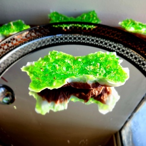 Lumanare Artizanala Green Musk Geoda, Casa & Stil de viata, Lumanari, parfumuri, arome, Suport de lumanari, Lumanare si fabricarea lumanarilor, ARTYNOS