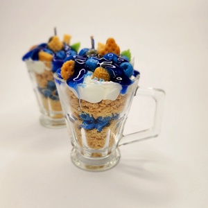 Lumanare Blueberries and Coockie Desert, Casa & Stil de viata, Lumanari, parfumuri, arome, Suport de lumanari, , 🫐Blueberries and Coockie Desert🍨
Cine a spus ca desertul se serveste doar in farfurie? 🍒🍪
Cautarea ..., ARTYNOS