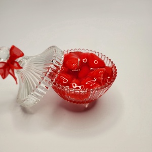 Bombonieră medie cu Căpșuni si Zmeura  - casă & stil de viață - lumânări, parfumuri, arome - suport de lumânări - Artynos.ro