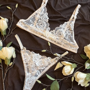 Set lenjerie intima - îmbrăcăminte și modă - haine damă - costume de baie și lenjerie de corp - Artynos.ro