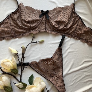 Set lenjerie intima - îmbrăcăminte și modă - haine damă - costume de baie și lenjerie de corp - Artynos.ro
