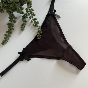 Chilot Thong - îmbrăcăminte și modă - haine damă - costume de baie și lenjerie de corp - Artynos.ro
