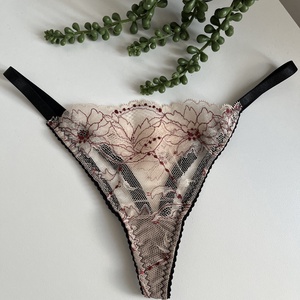 Chilot Thong, Imbracaminte si moda, Haine dama, Costume de baie si lenjerie de corp, Cusatura, ARTYNOS