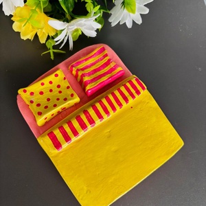 Suport de bijuterii in forma de pat - lucrat manual din lut - casă & stil de viață - decorațiuni de casă - decorațiuni de masă și rafturi - decorațiuni de masă - Artynos.ro