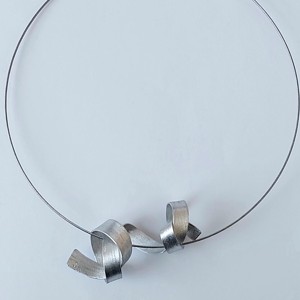 Colier BUTTON din aluminiu -  - Artynos.ro Colier BUTTON din aluminiu -  - Artynos.ro