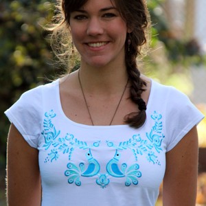 Tricou matyo brodat cu pasare albastra brodata, Imbracaminte si moda, Haine dama, Tricou si top de dama, Broderie, Cusatura, ARTYNOS