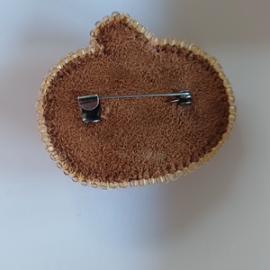 Brosa din margele - bijuterii - broșe - Artynos.ro