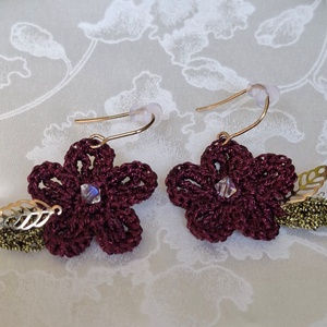 Cercei floare crosetata burgundy Bloom - cristal si fir metalizat - bijuterii - cercei - cercei croșetați - Artynos.ro