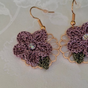  Cercei floare crosetata mauve Bloom - lila pudrat elegant - bijuterii - cercei - cercei croșetați - Artynos.ro