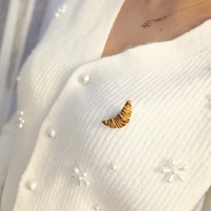 Brosa croissant  - Artynos.ro