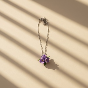 Colier Liliac - Artynos.ro