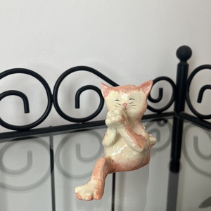Pisicuta Yoghina - arte vizuale și accesorii  - sculptură - sculpturi și figurine din ceramică - Artynos.ro