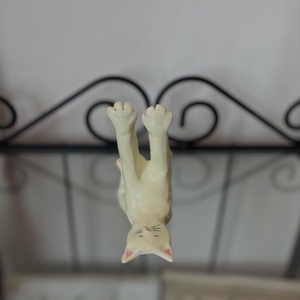 Pisicuta Yoghina, Arte vizuale si accesorii , Sculptura, Sculpturi si figurine din ceramica, Lucrare cu argila, Obiecte pictate, ARTYNOS