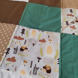 Covoras Patchwork, Animalute Verde-Maro - jucării și echipamente pentru copii - jucării bebeluși - covoraș de joacă - Artynos.ro