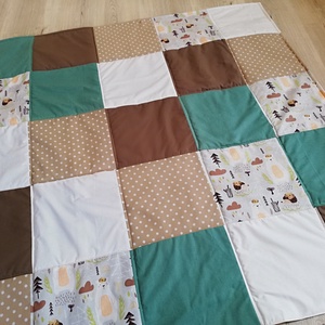 Covoras Patchwork, Animalute Verde-Maro - jucării și echipamente pentru copii - jucării bebeluși - covoraș de joacă - Artynos.ro