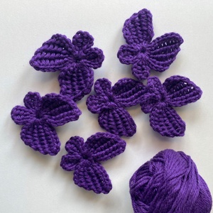 Fluturasi crosetati pentru proiecte personale, handmade. - accessorii și unelte - textile - accesoriu de cusut, călcat - Artynos.ro