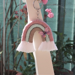 Breloc curcubeu macrame - Artynos.ro