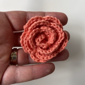 Trandafiri crosetati - casă & stil de viață - accesorii pentru decorat casa - suport de flori - accesorii florale - Artynos.ro